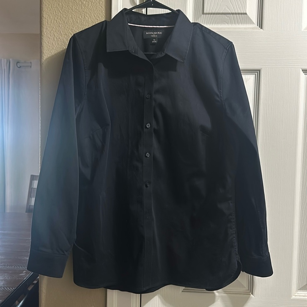 Banana Republic black button down shirt in a size 14.